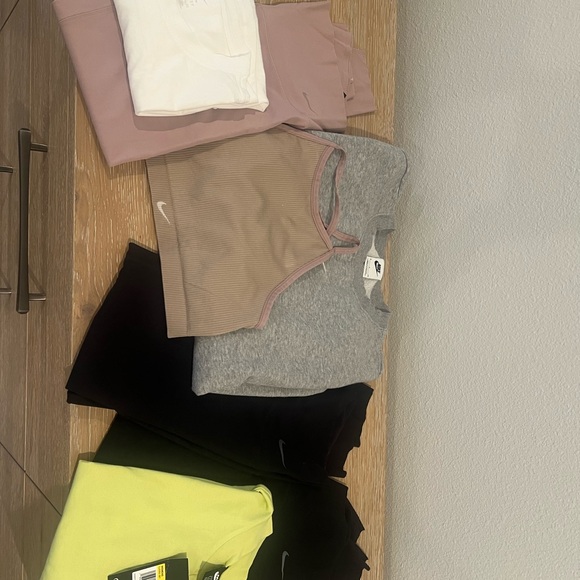 Nike Multi Pack with Black Leggings for Active Wear - Picture 1 of 4